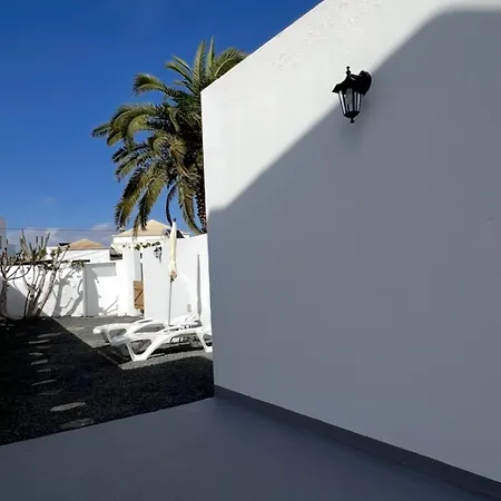 23c Volcano & Holiday home *