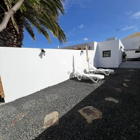 23c Volcano & Holiday home