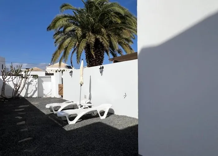 23c Volcano & * Tahiche