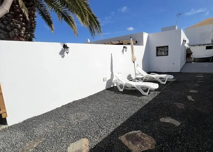 23c Volcano & Holiday home