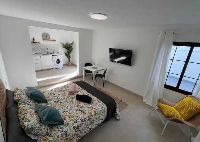 23c Volcano & * Tahiche